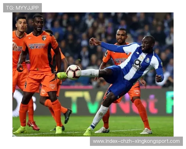 主场的力量:本菲卡凭借团队配合拿下宝贵三分,现场气氛热烈 主场的力量:本菲卡凭借团队配合拿下宝贵三分,现场气氛热烈