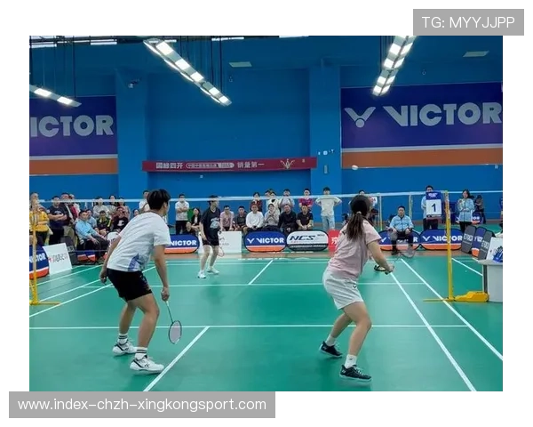 羽毛球混双赛前战术布置成为胜负关键